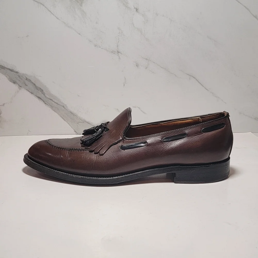 Men's Almond Toe kilt tasell leather loafers Size 11